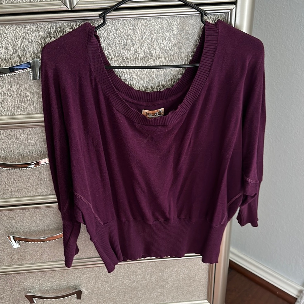Size large dark purple mid-sleeve scoop neck top